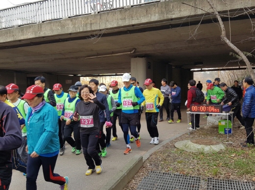 수원교구마라톤.jpg