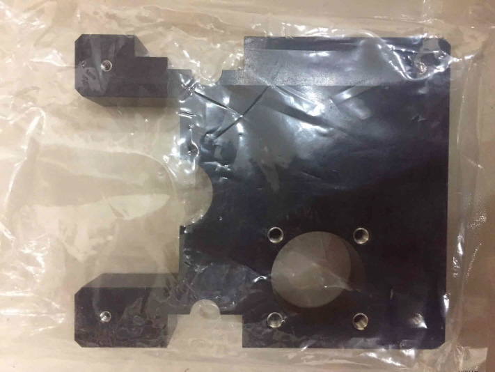 AMAT P/N : 0020-25694 , BLOCK MTG HEATER 1.18 DIA SFT MTR LIFT